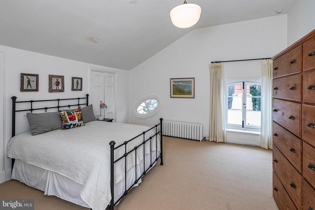15 Hodge Rd