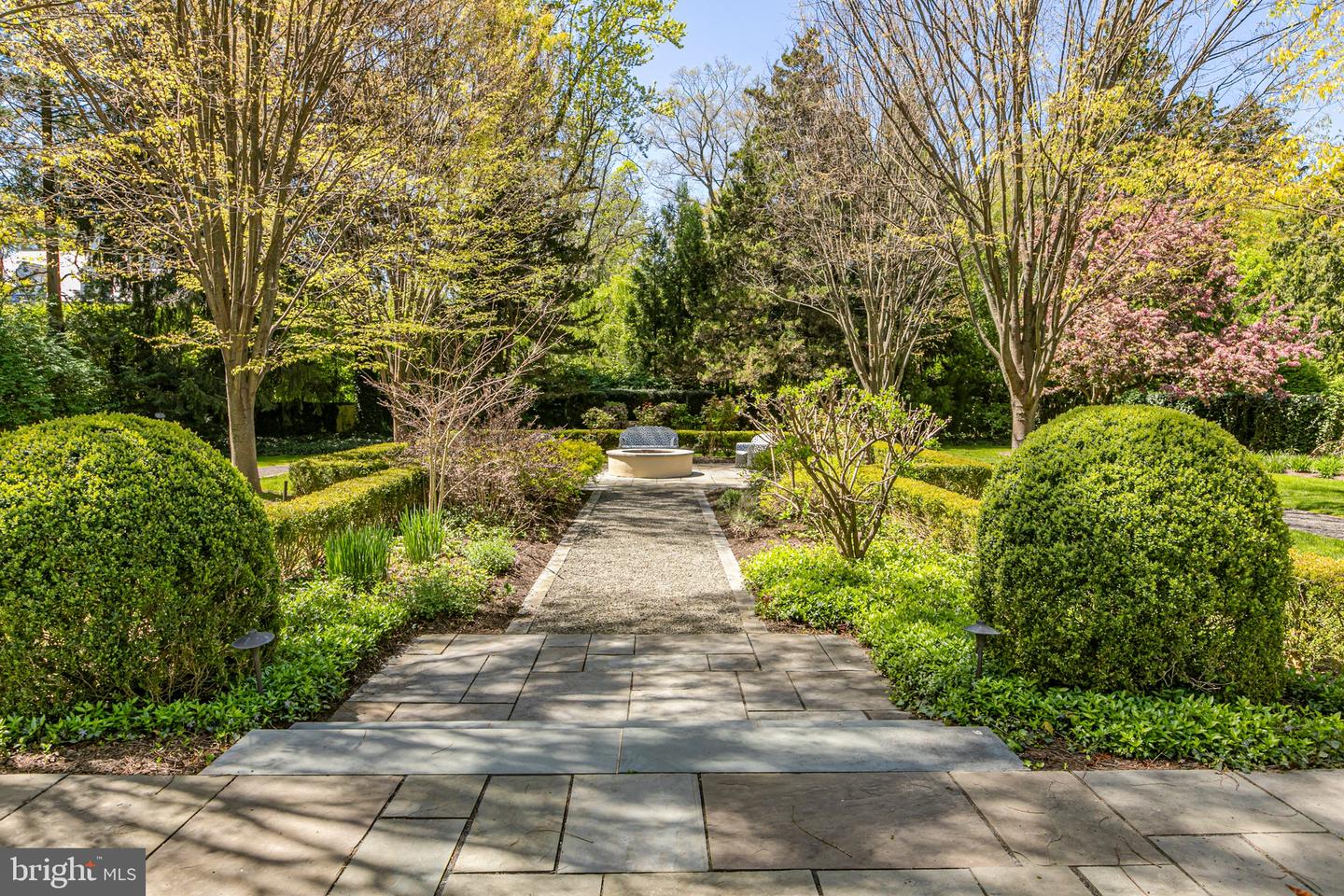 15 Hodge Rd