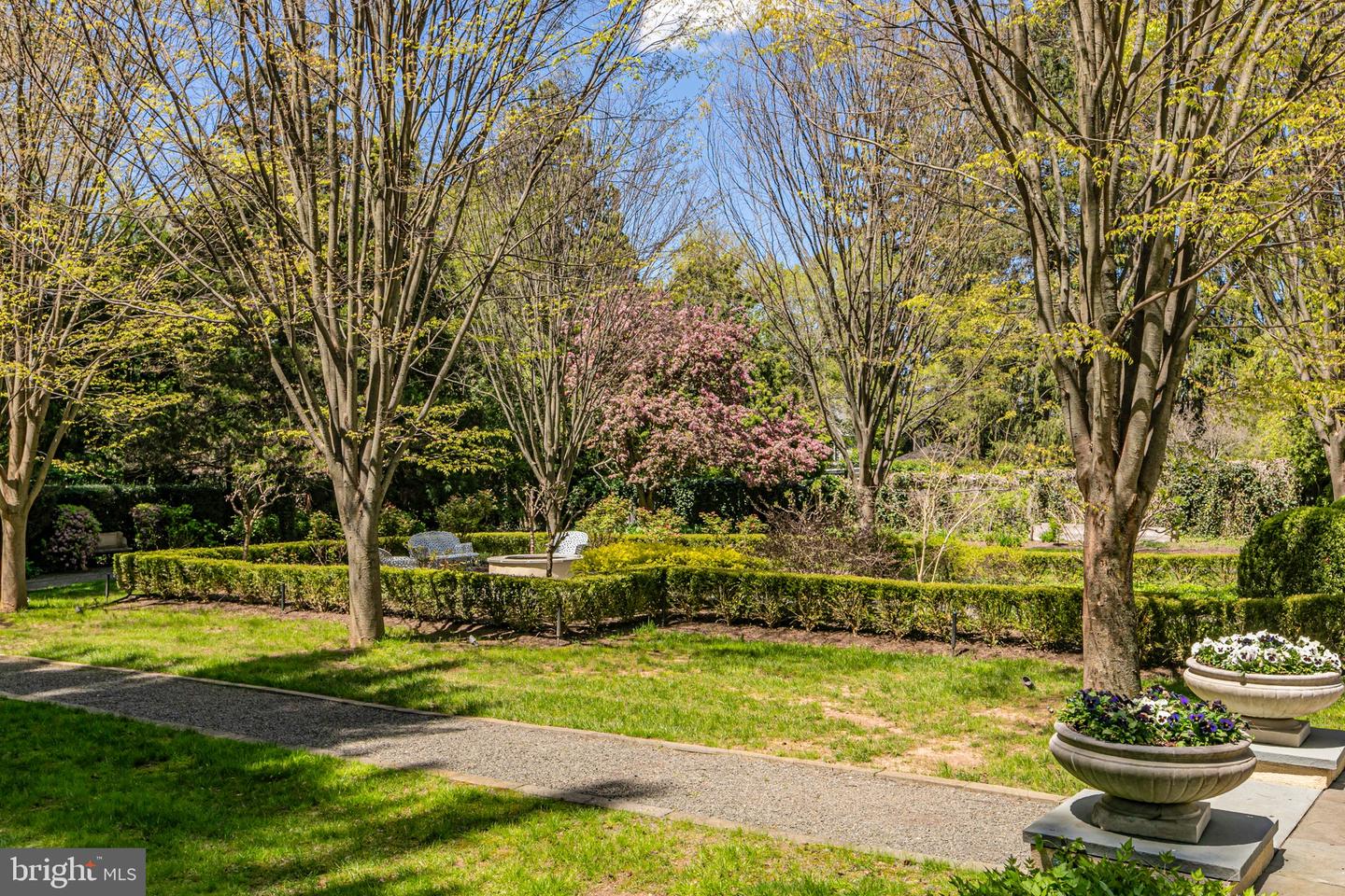 15 Hodge Rd