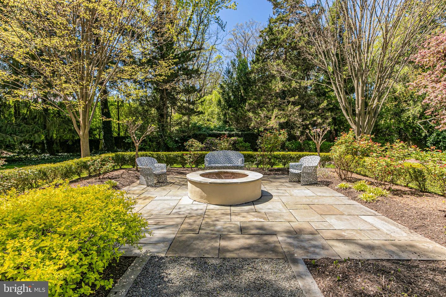 15 Hodge Rd