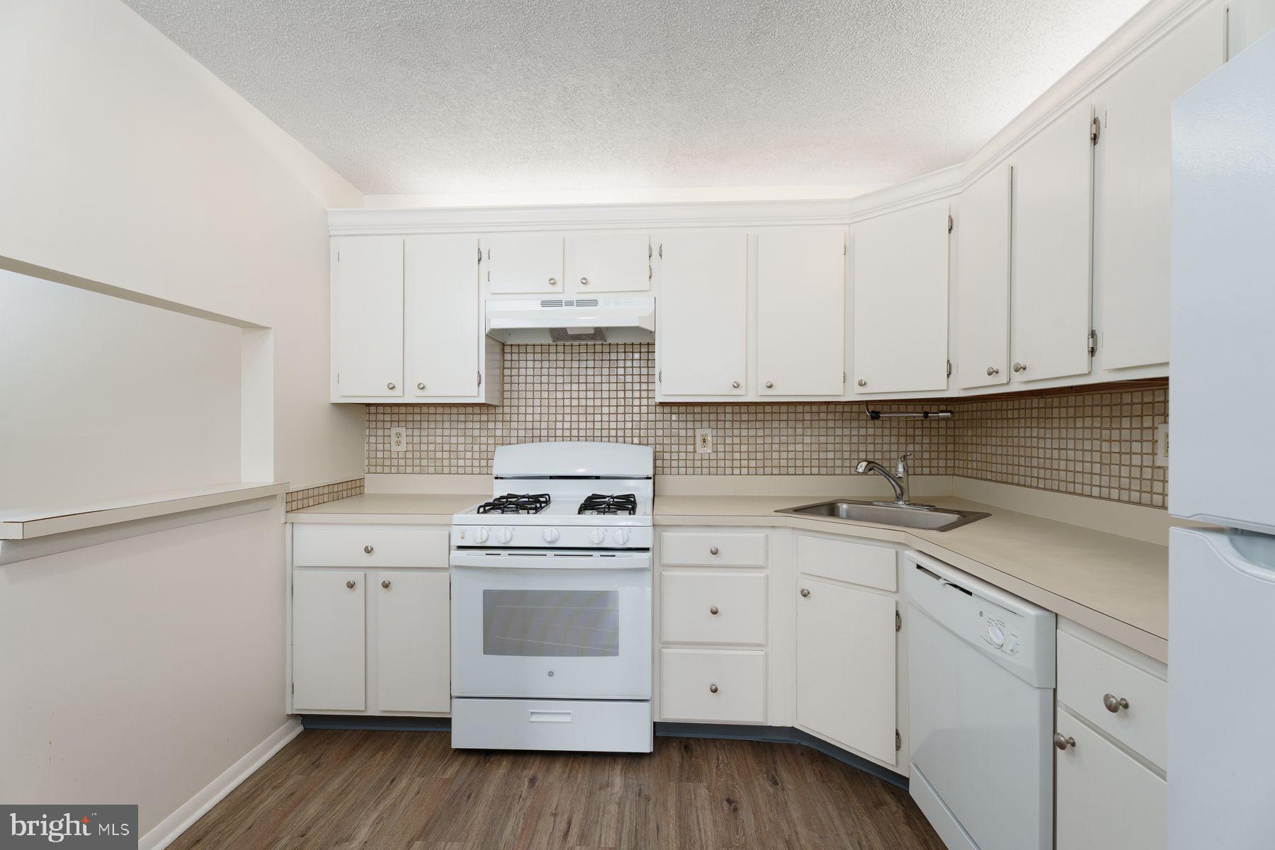 13 Voscek Ct