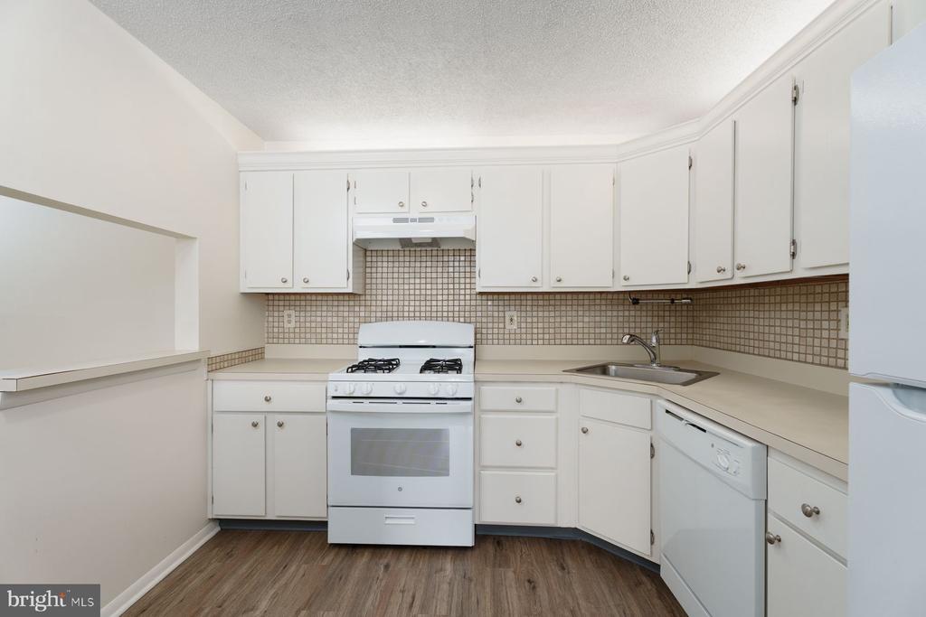 13 Voscek Ct