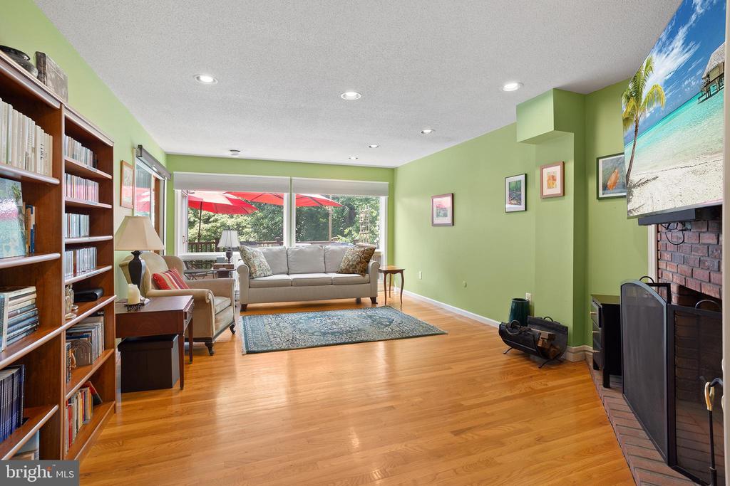 20 SPRINGWOOD