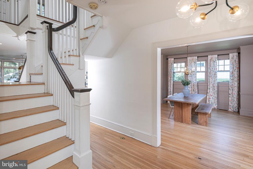 26 Eglantine Ave