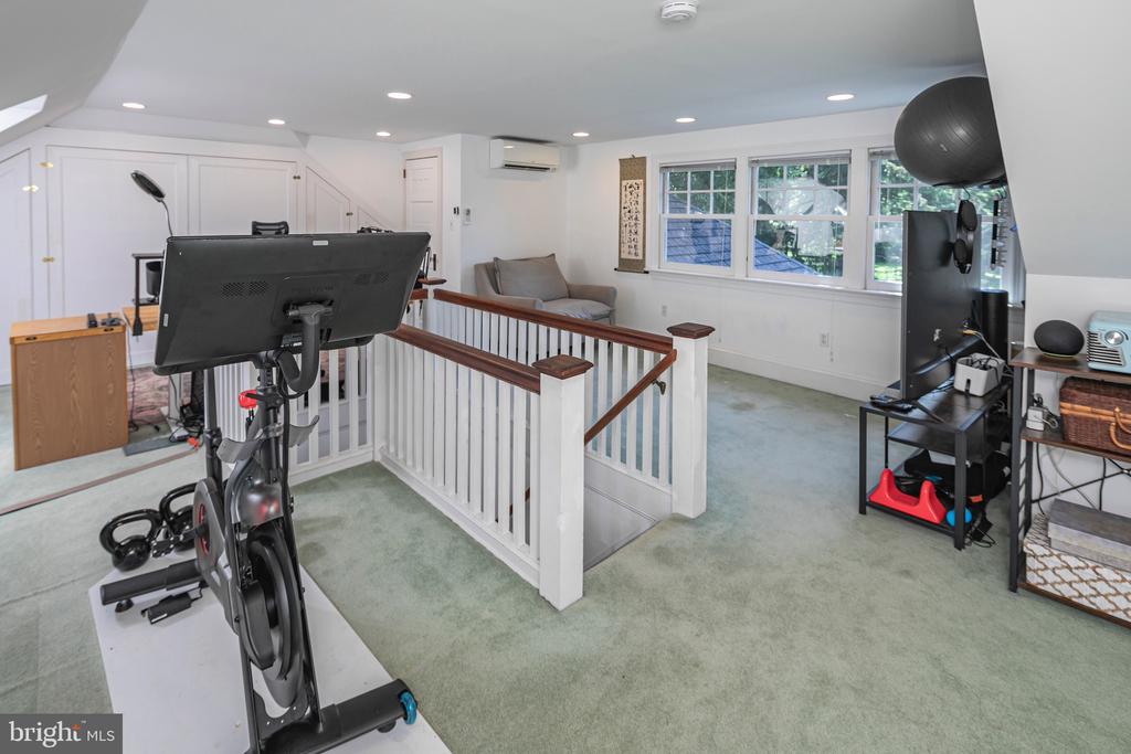 26 Eglantine Ave