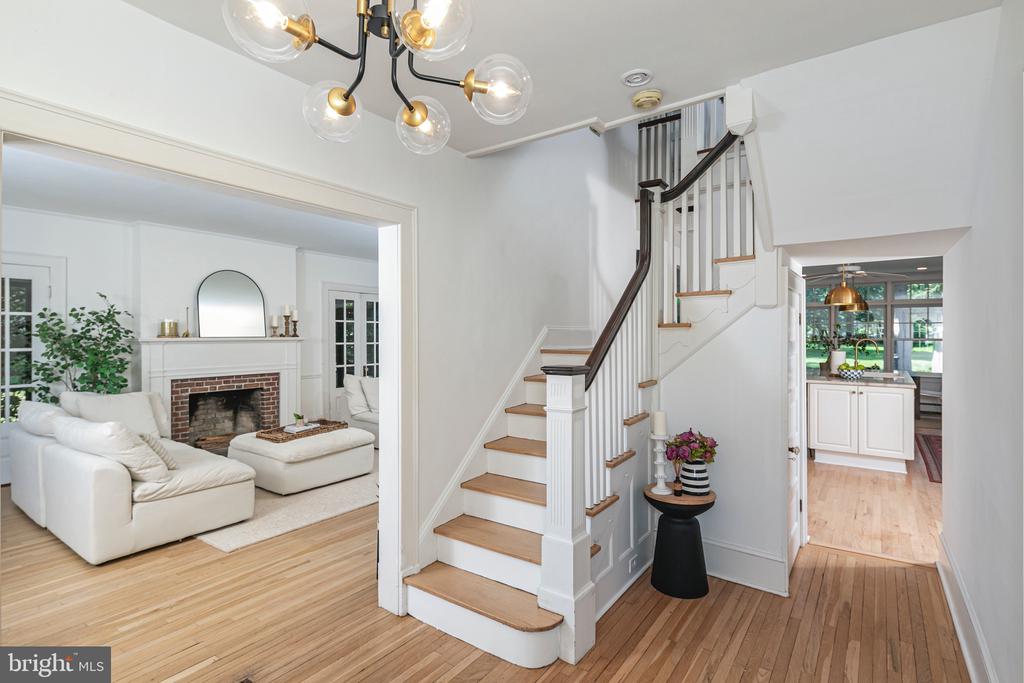26 Eglantine Ave