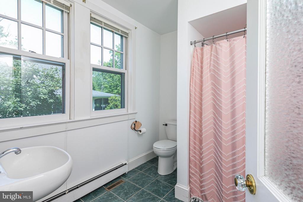 26 Eglantine Ave