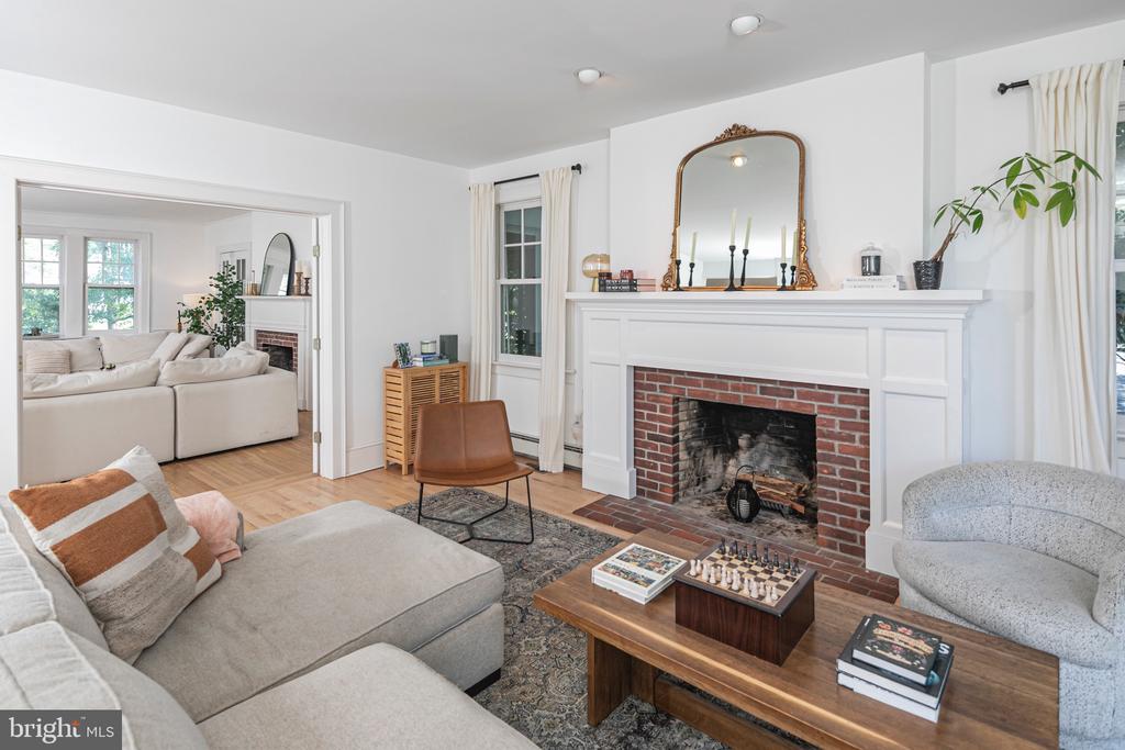 26 Eglantine Ave