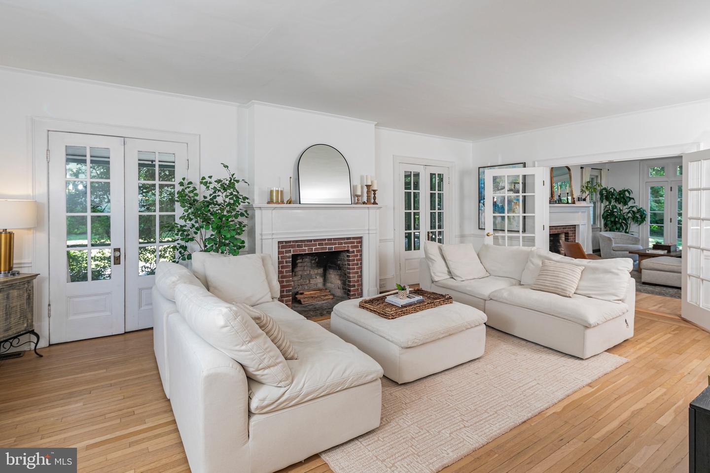 26 Eglantine Ave