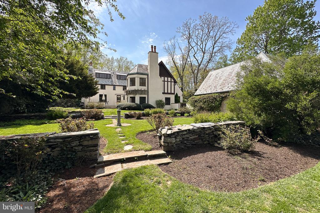 155 HODGE ROAD