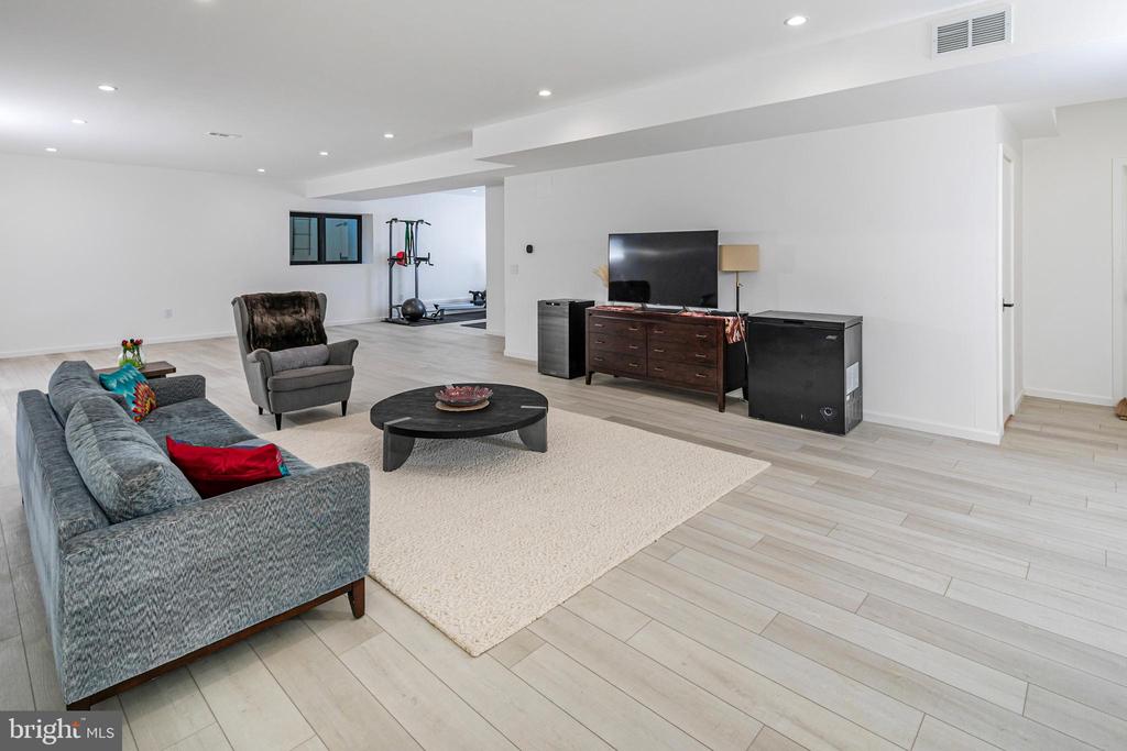 44 ARMOUR ROAD