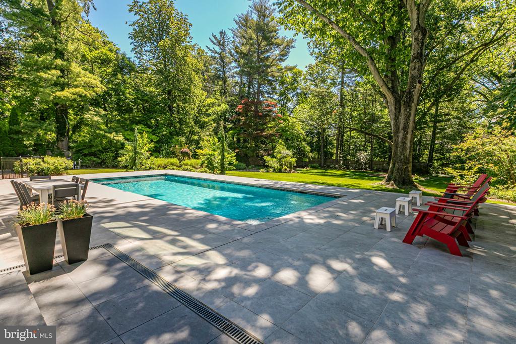 44 ARMOUR ROAD
