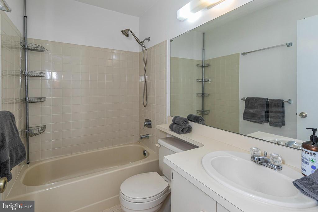 11 ABELIA COURT