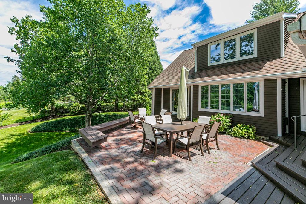 48 GLEN DRIVE