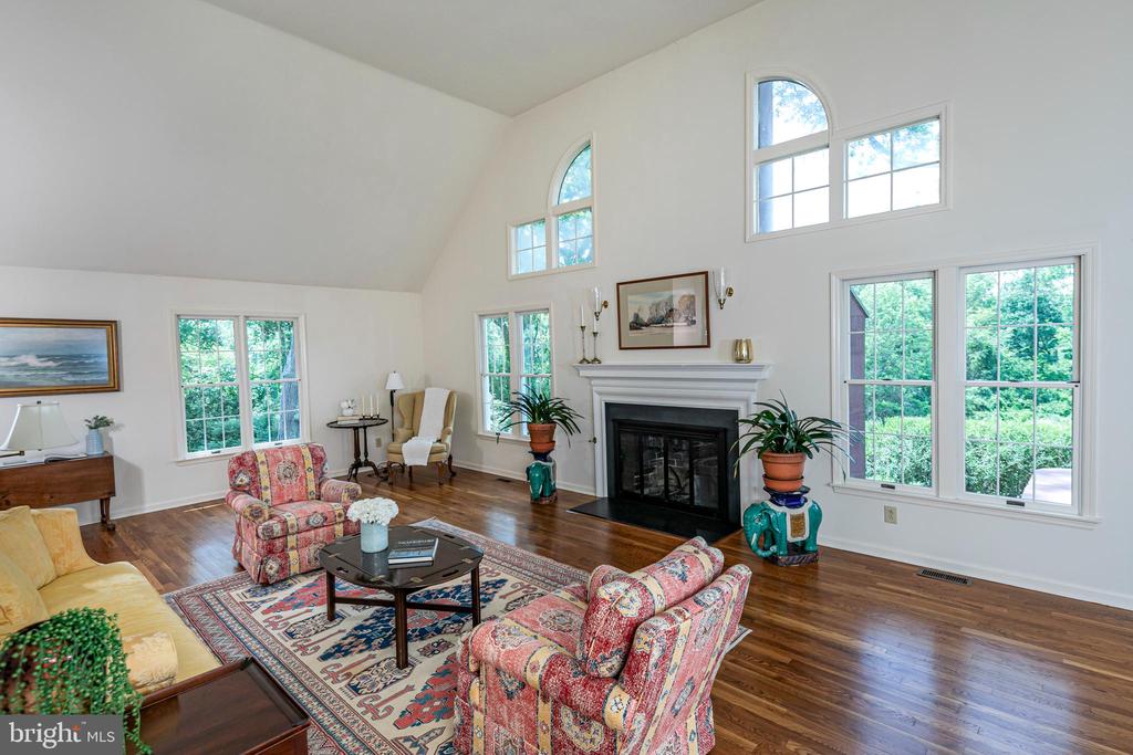48 GLEN DRIVE