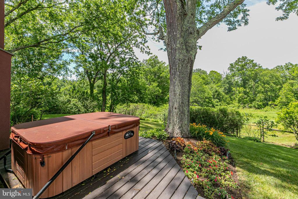 48 GLEN DRIVE