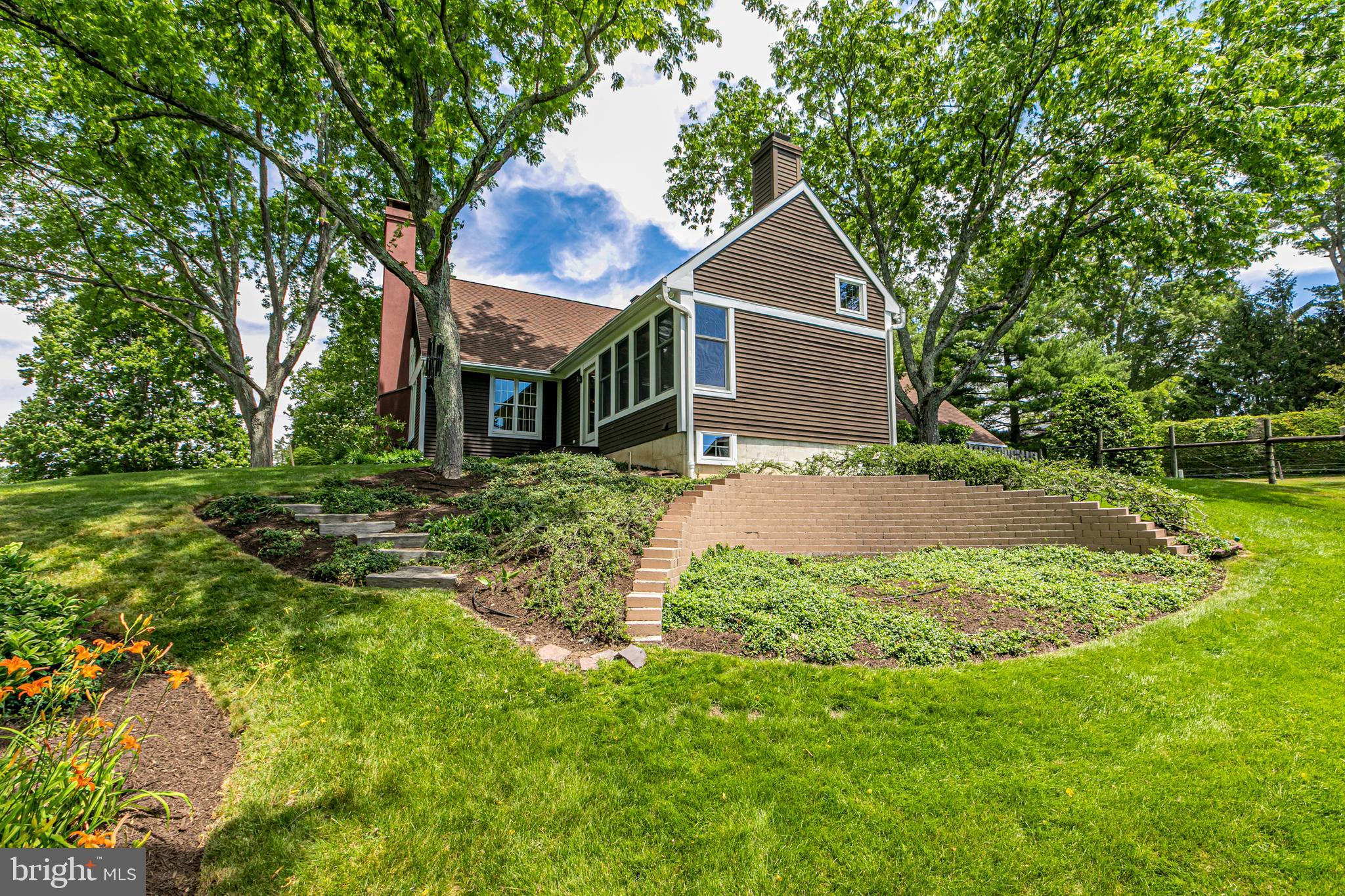 48 GLEN DRIVE