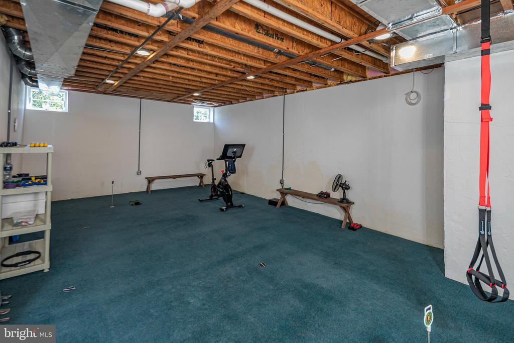 48 GLEN DRIVE