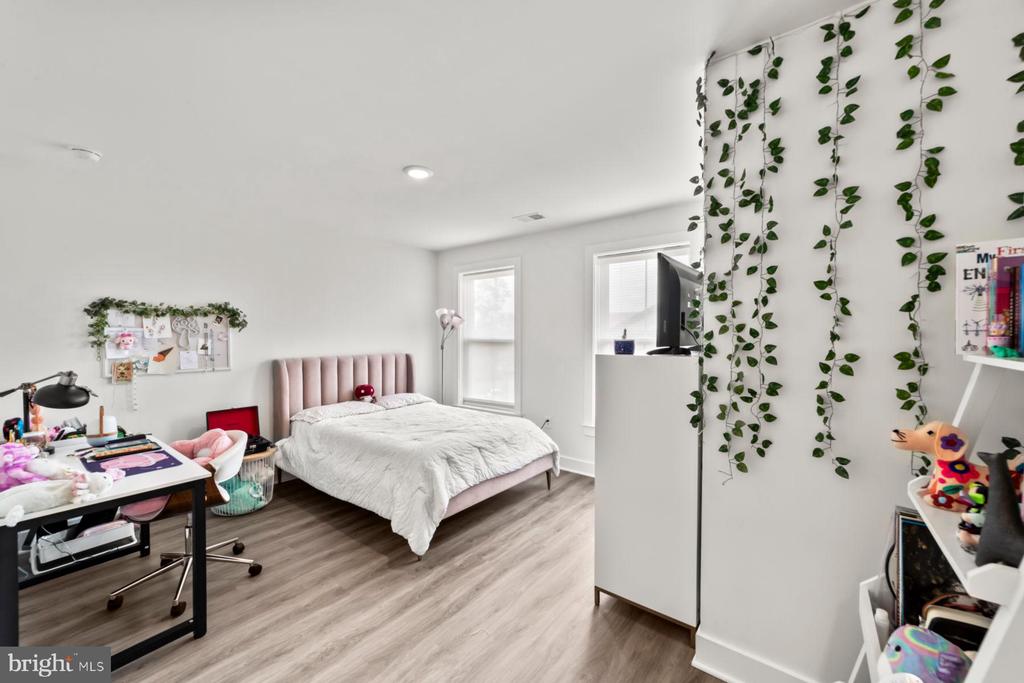 47 E Hartwick
