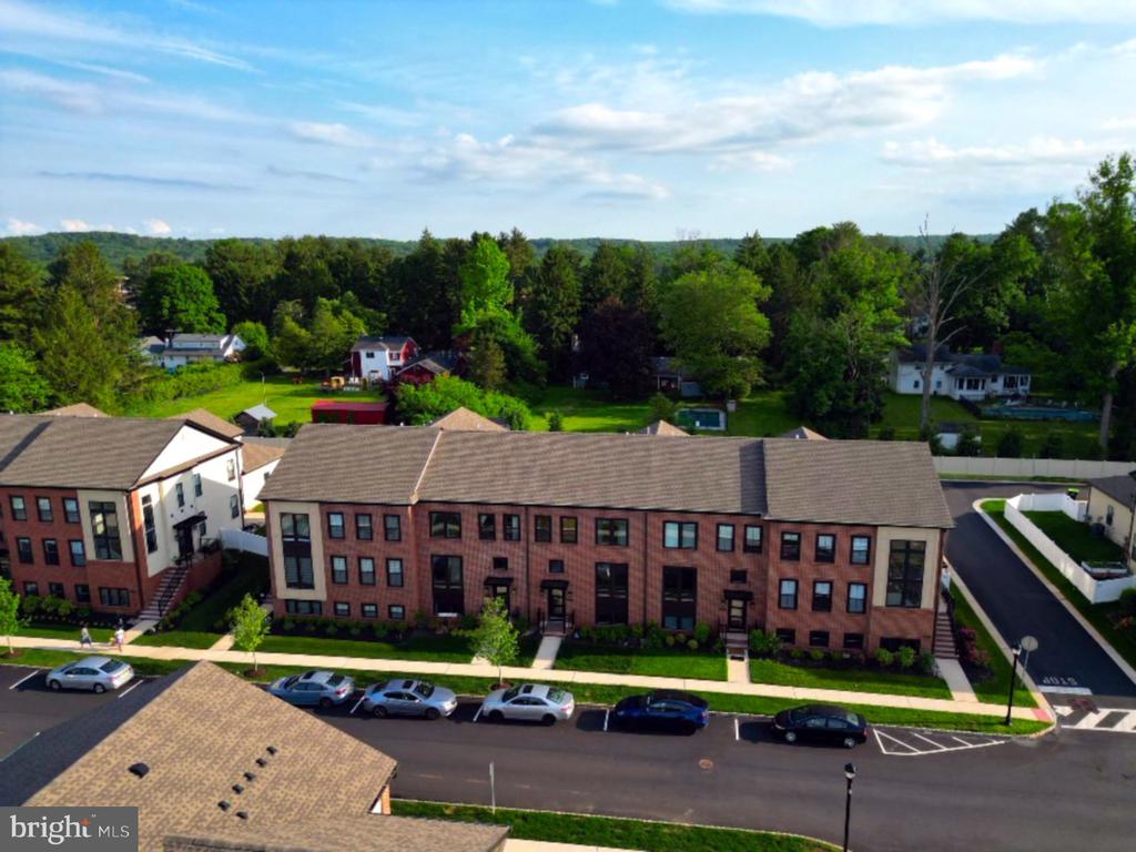 47 E Hartwick