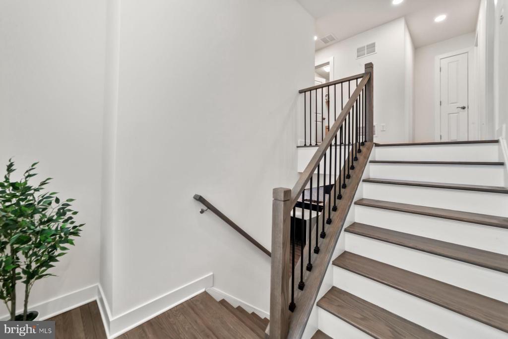 47 E Hartwick