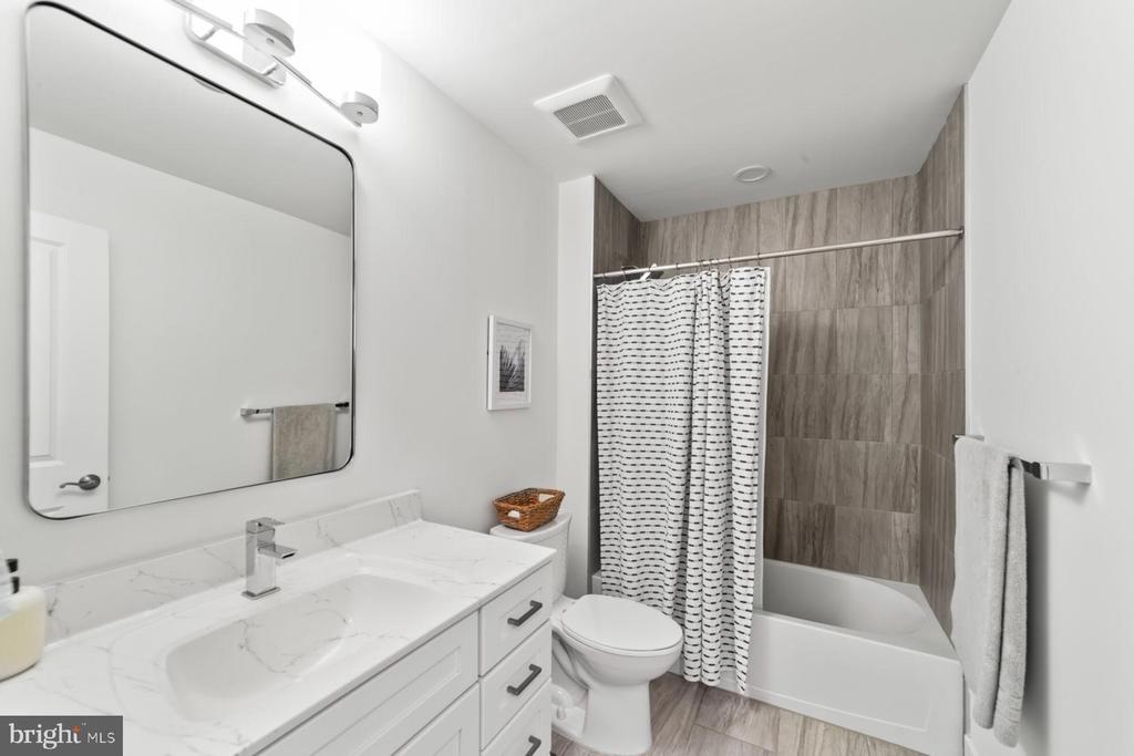 47 E Hartwick
