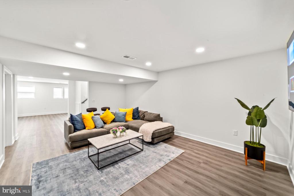 47 E Hartwick