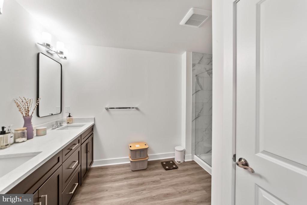 47 E Hartwick