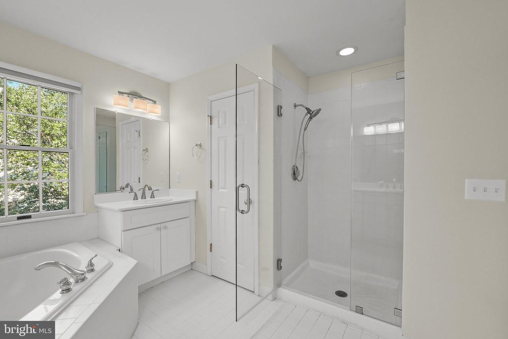 4 Princeville Ct