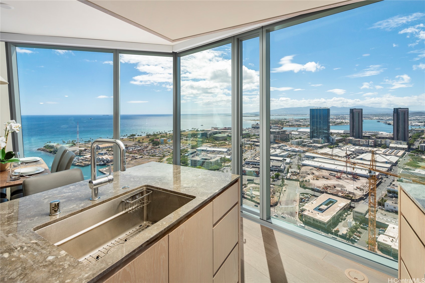1000 Auahi Street 3701
