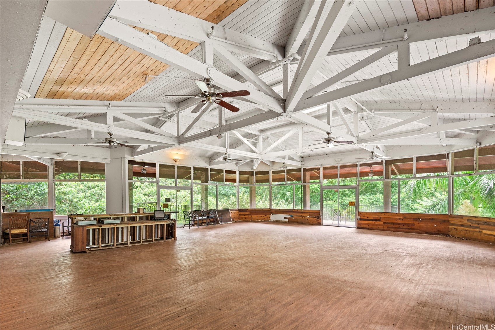 3737 Manoa Road