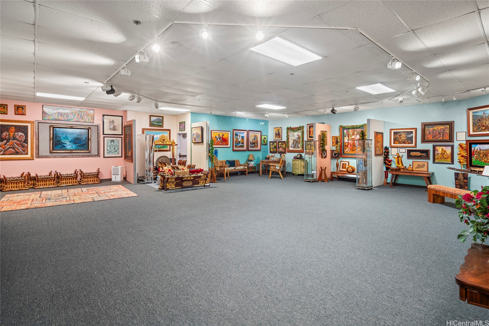 3737 Manoa Road