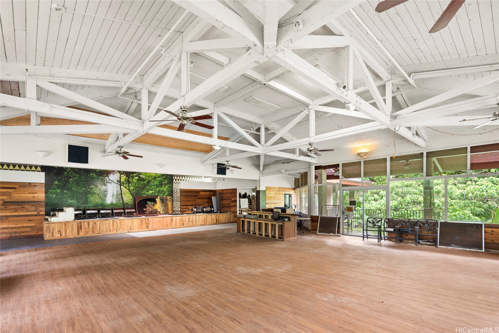3737 Manoa Road