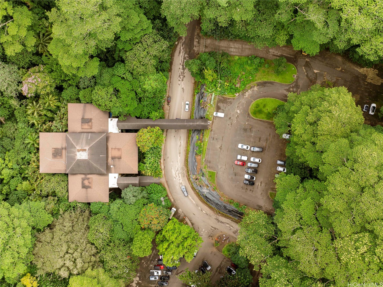 3717 Manoa Road