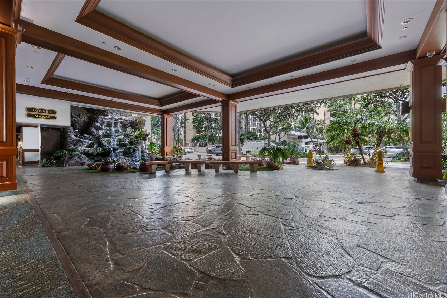 201 Ohua Avenue I-3204