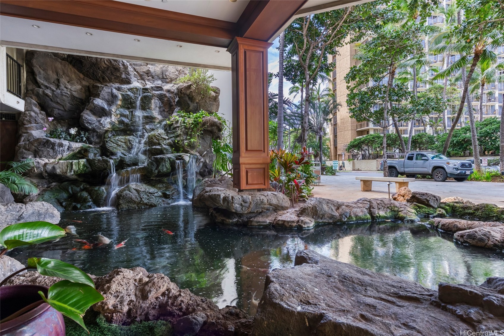 201 Ohua Avenue I-3204