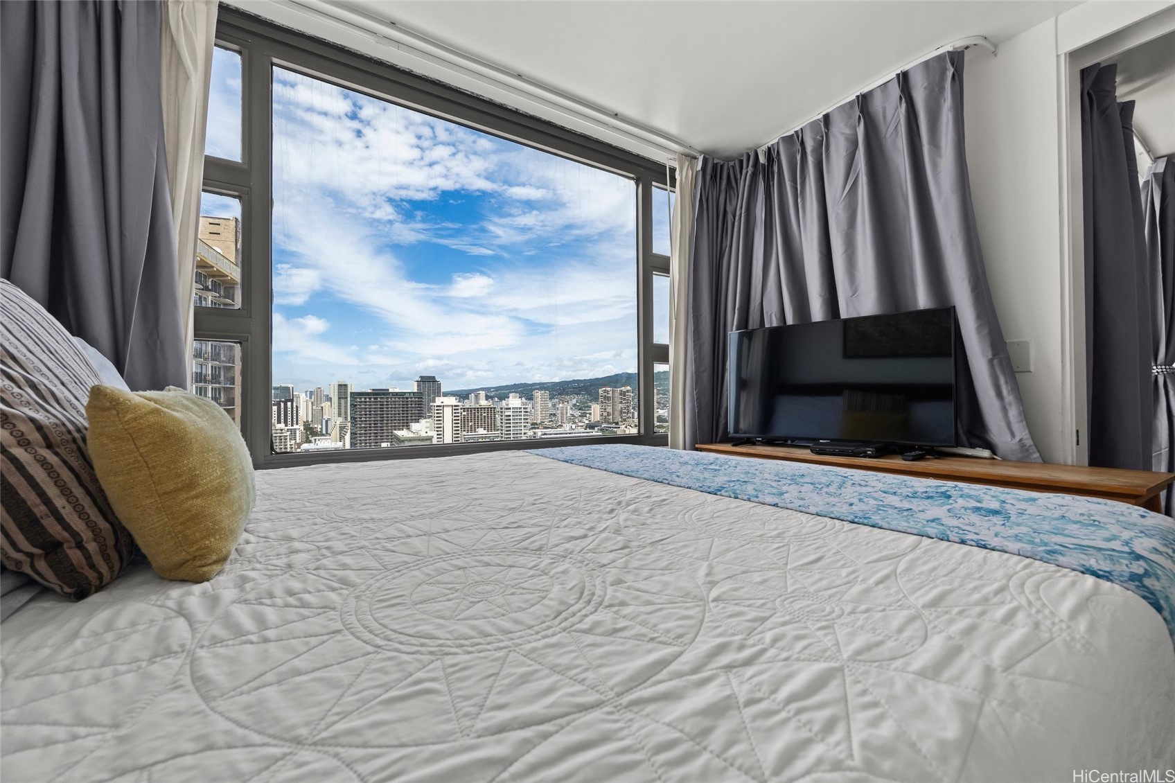 201 Ohua Avenue I-3204