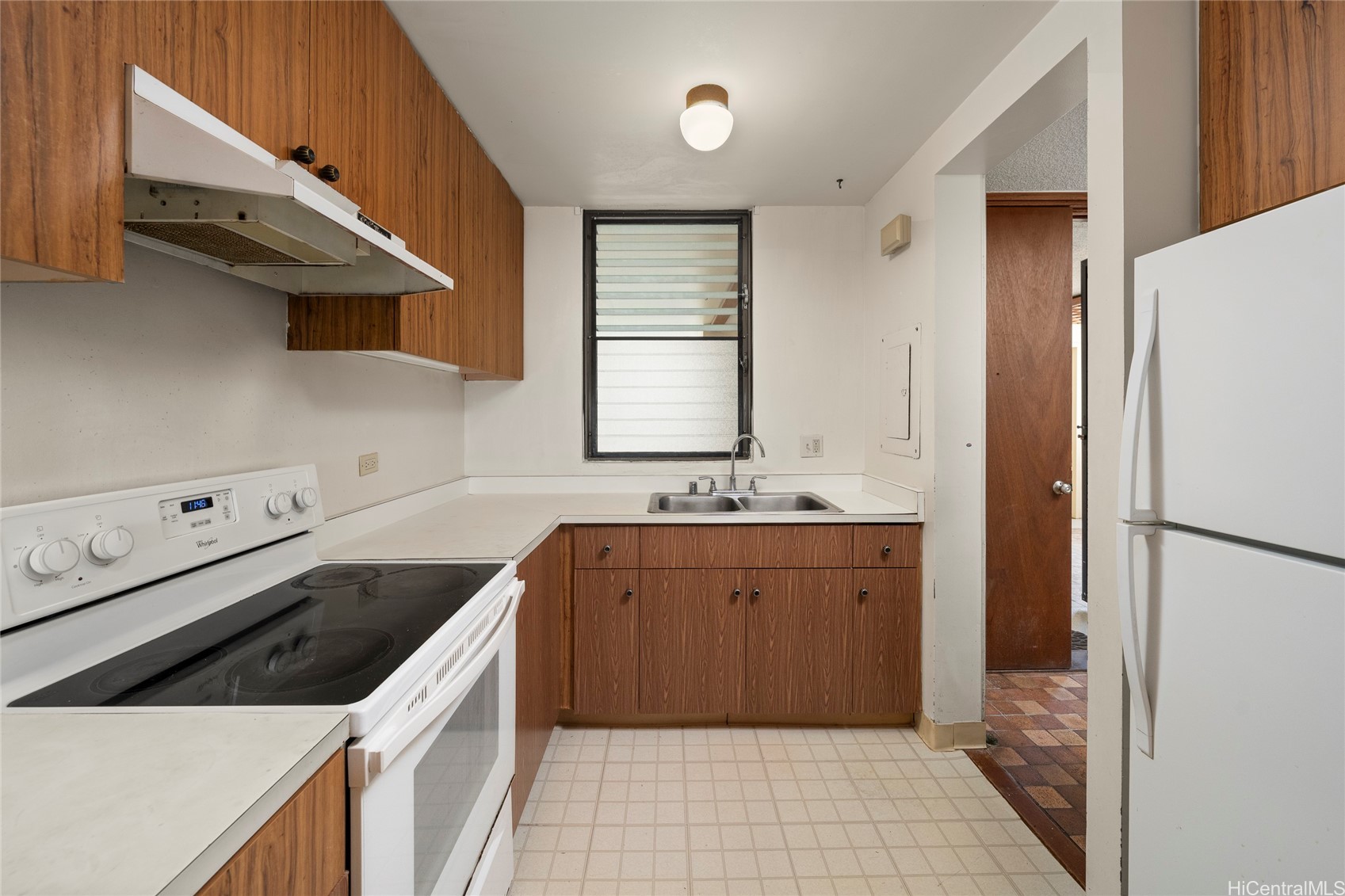 501 Hahaione Street 1/19J