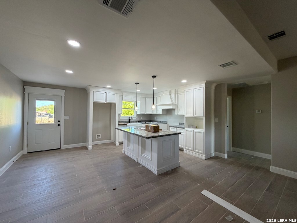 3204 CALLE TERESA