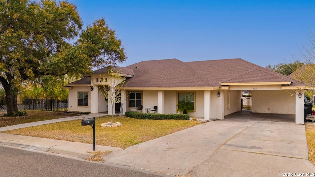 945 Vista Hermosa Drive