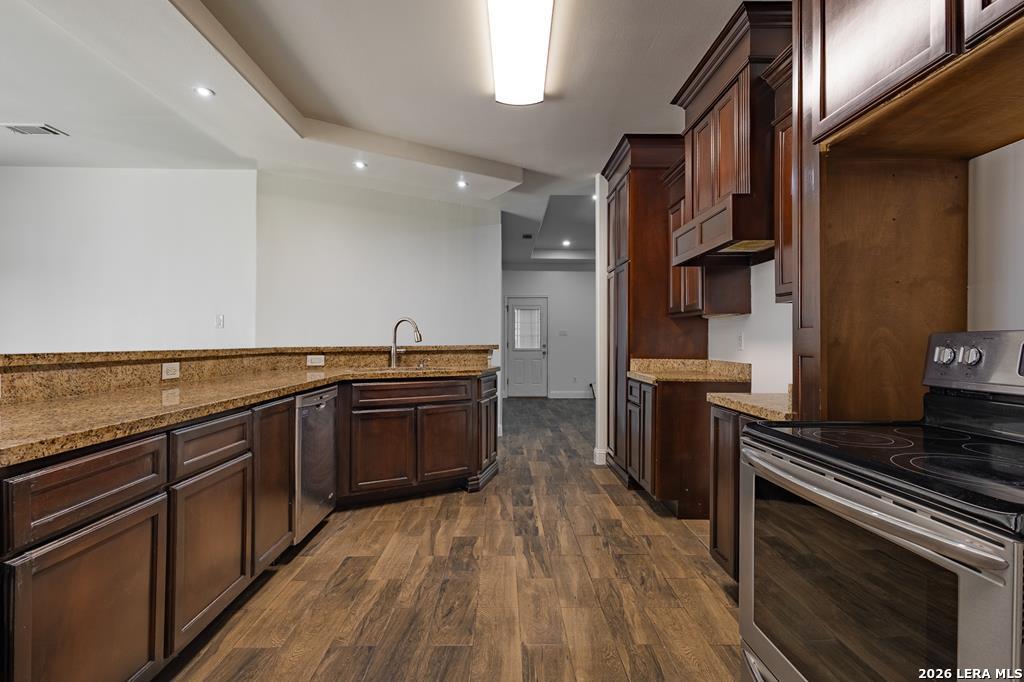 945 Vista Hermosa Drive