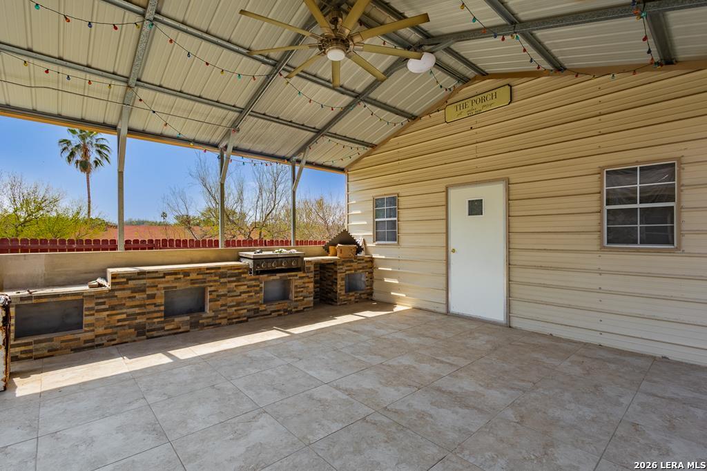 945 Vista Hermosa Drive