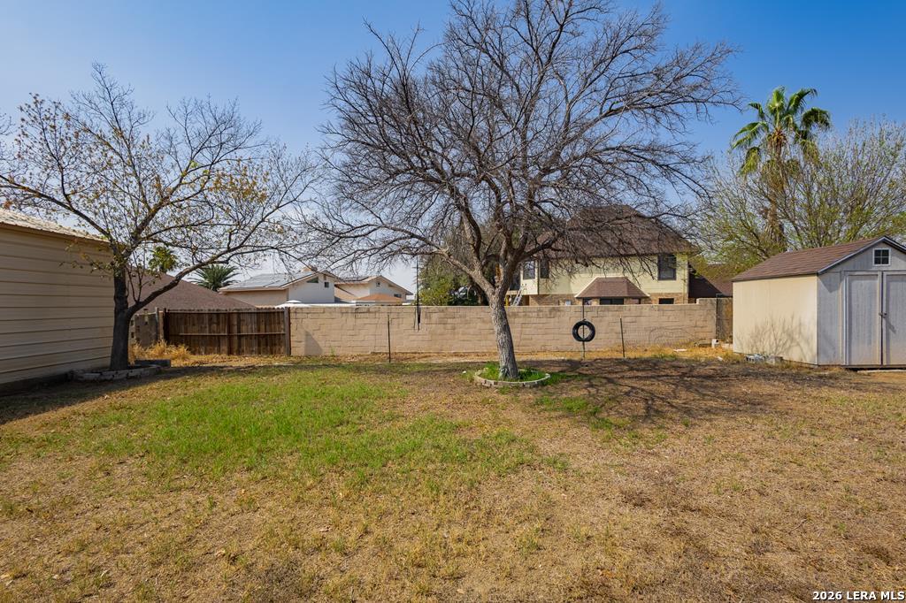 945 Vista Hermosa Drive