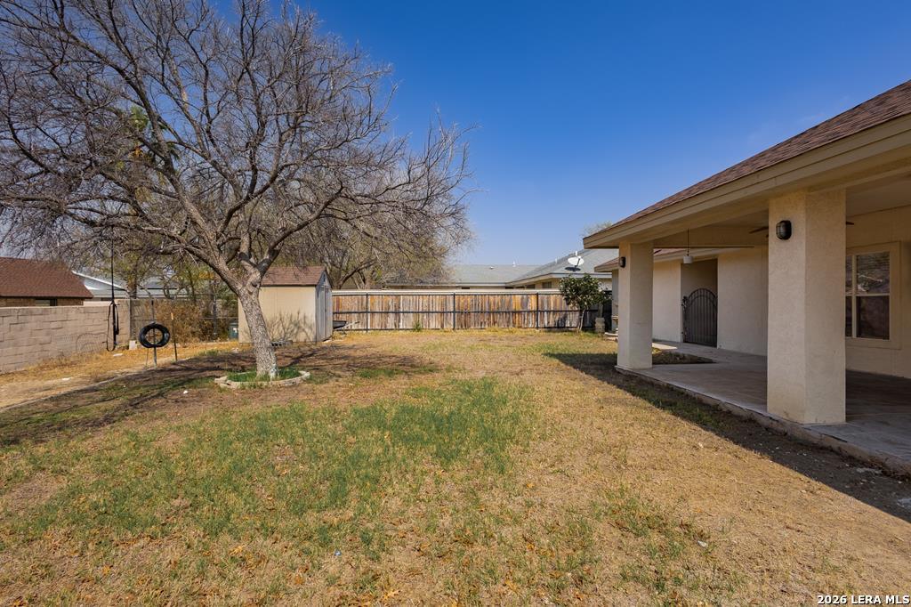 945 Vista Hermosa Drive