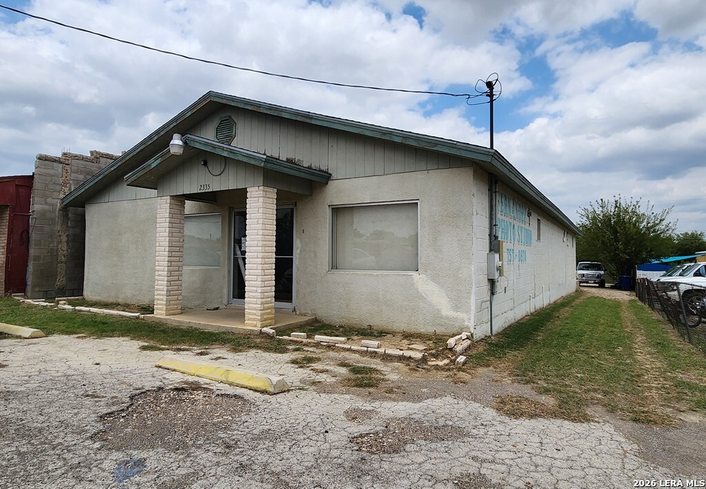 2335 El Indio Hwy