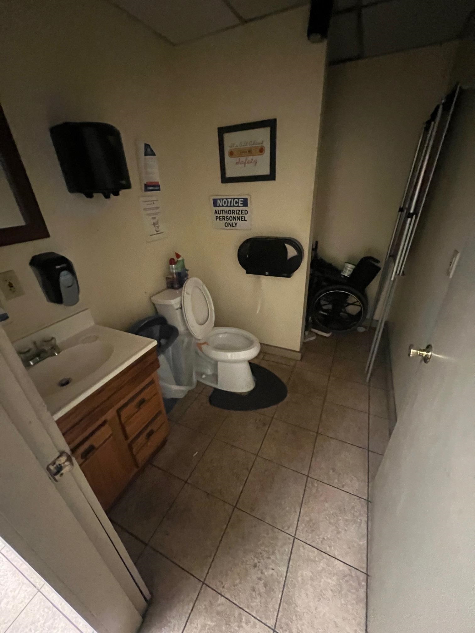 1146 Whittier Highway