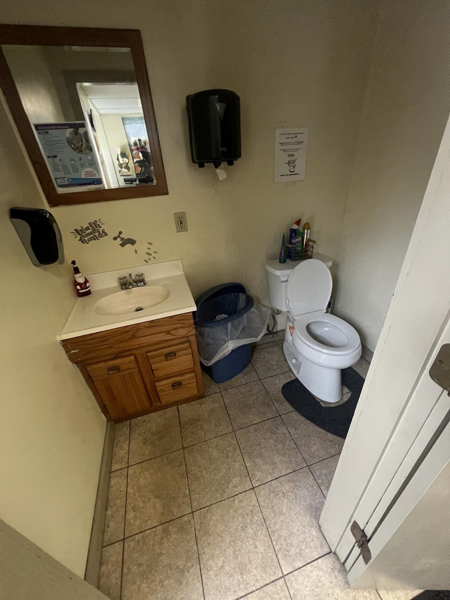 1146 Whittier Highway