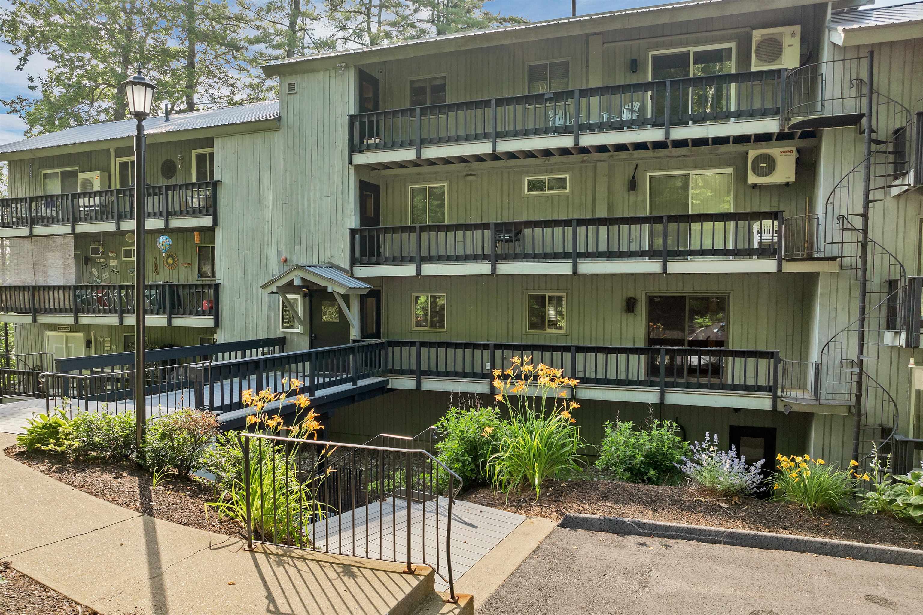 883 Weirs Boulevard Unit: 3