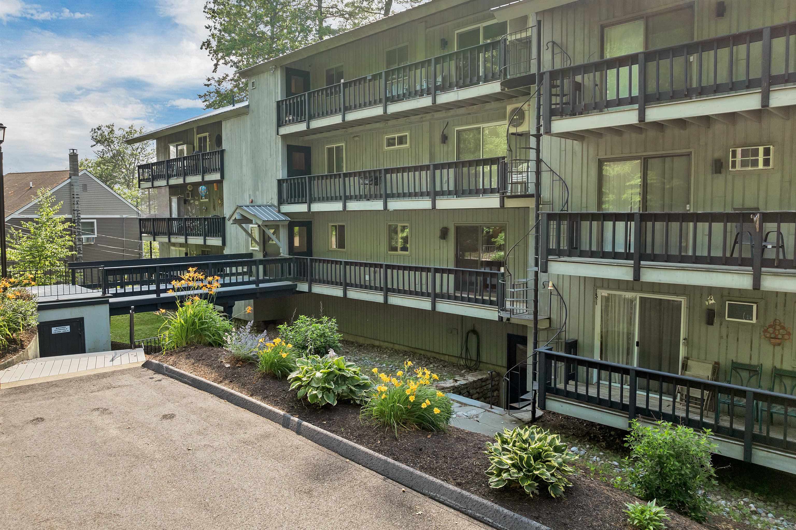 883 Weirs Boulevard Unit: 3