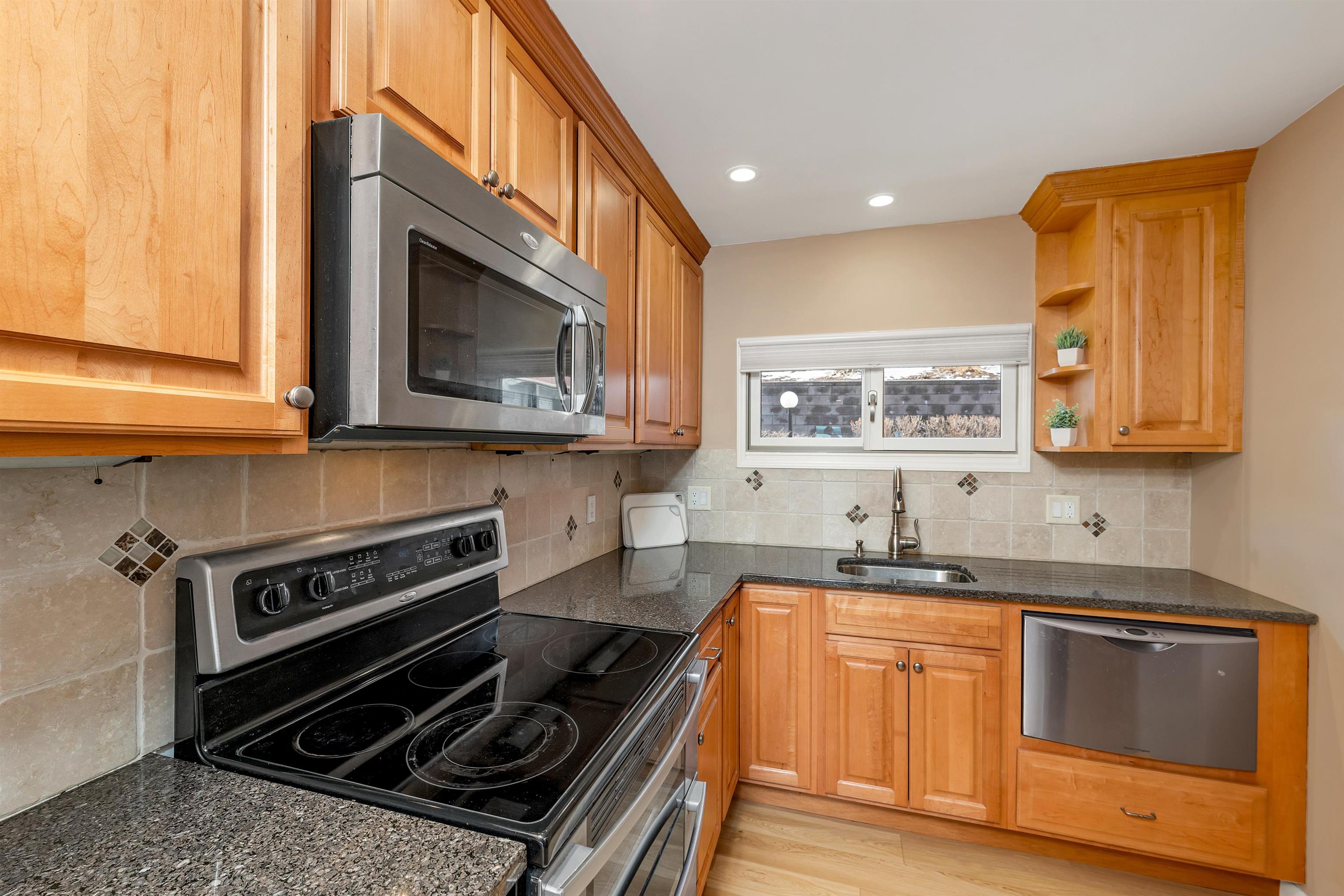 50 Scenic Drive Unit: F3